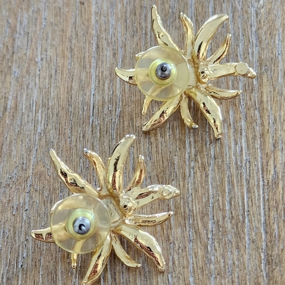 Vintage Gold Diamond & Pearl Fashion Earrings & Brooch - Picture 4 of 6